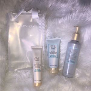 Mary Kay Satin Hands Set Fragrance Free Full size.